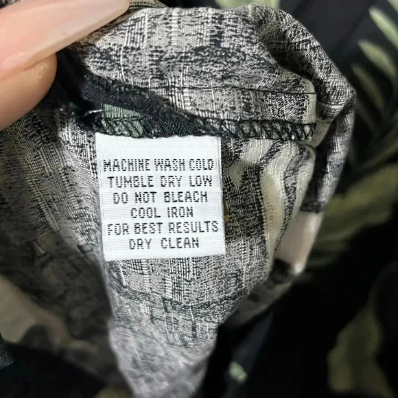 Tommy Bahama Silk Short Sleeve Button Up Tropical Black - Picture 5 of 9